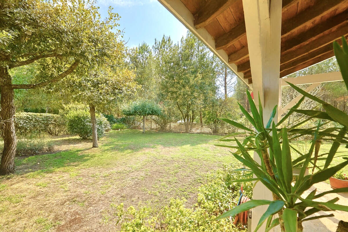 Maison à SAINT-JULIEN-EN-BORN