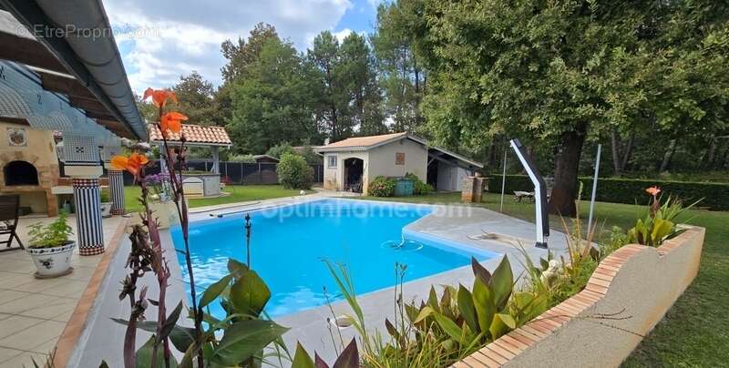 Maison plain pied de 110 m² avec piscine, garage et dépendances CESTAS (33) - photo 13