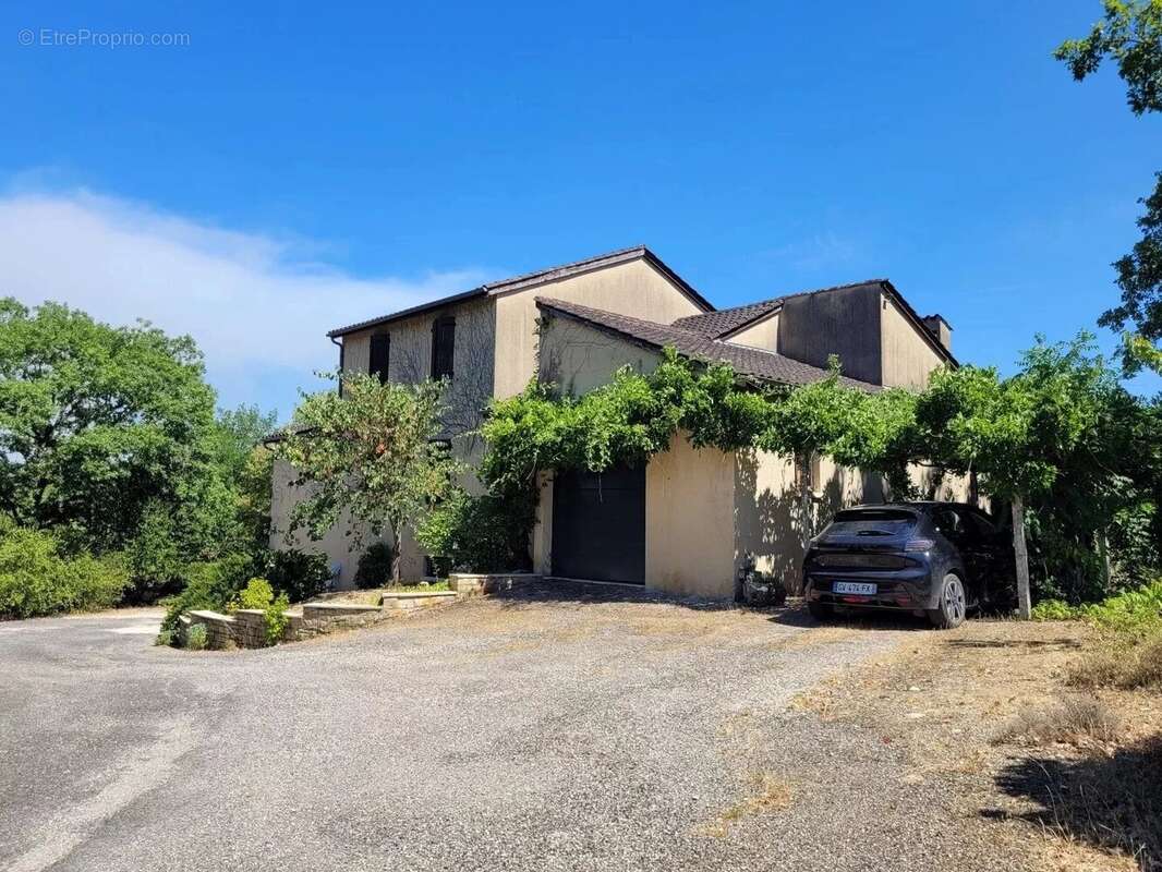 Belle maison familiale, avec piscine, dépendances et terrain de 1.7 ha - photo 17