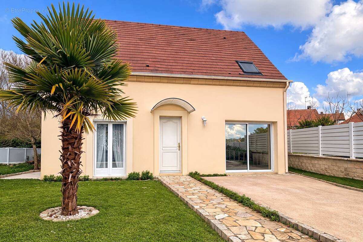 Maison à MERU