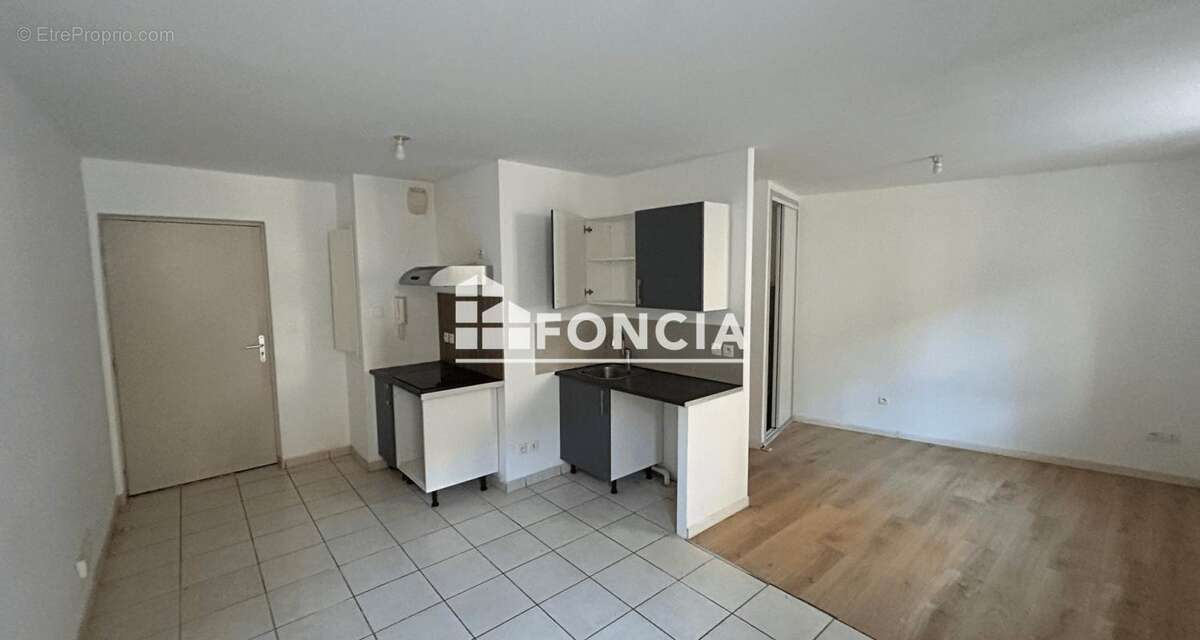 Appartement à ROQUEMAURE