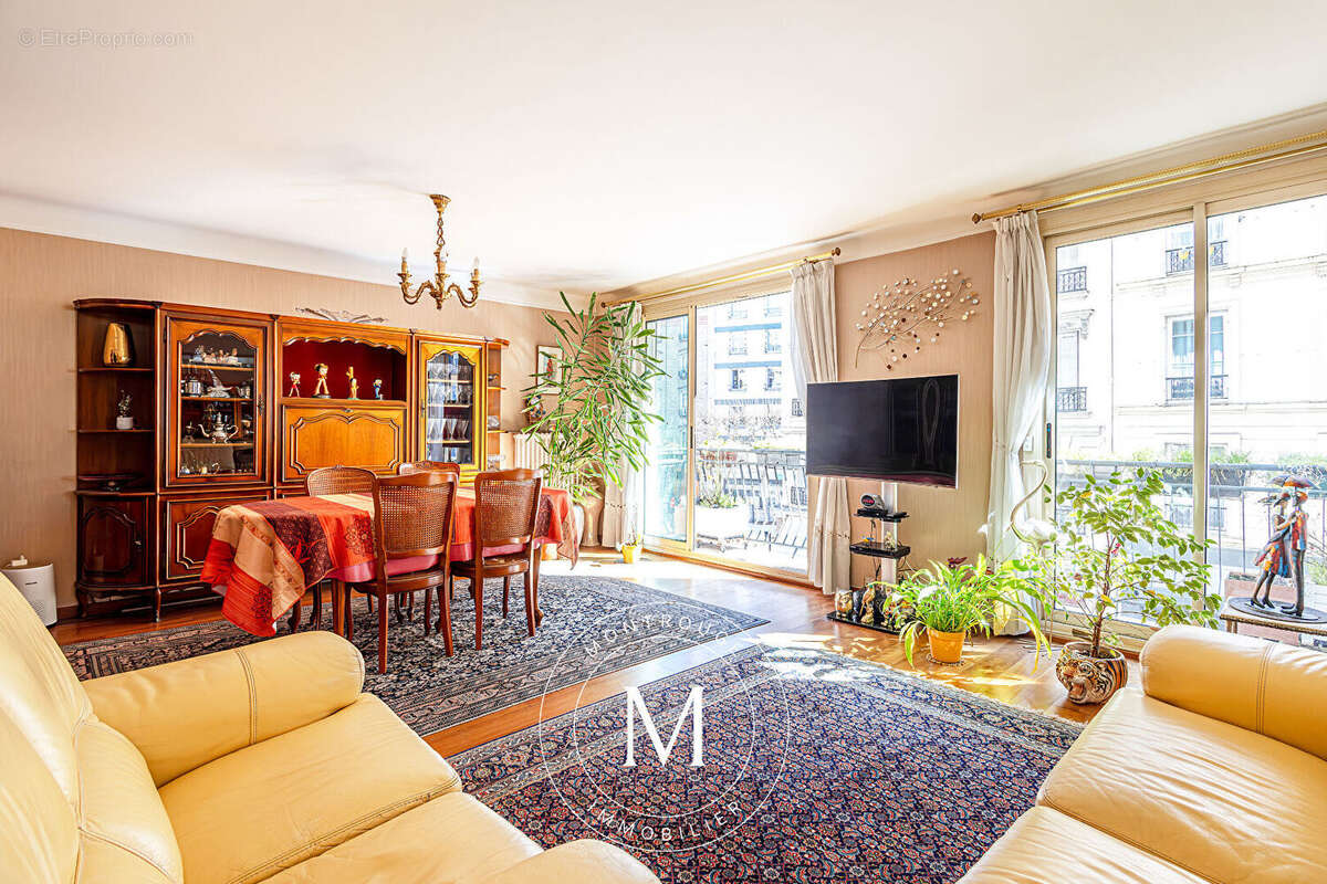 Appartement à MONTROUGE