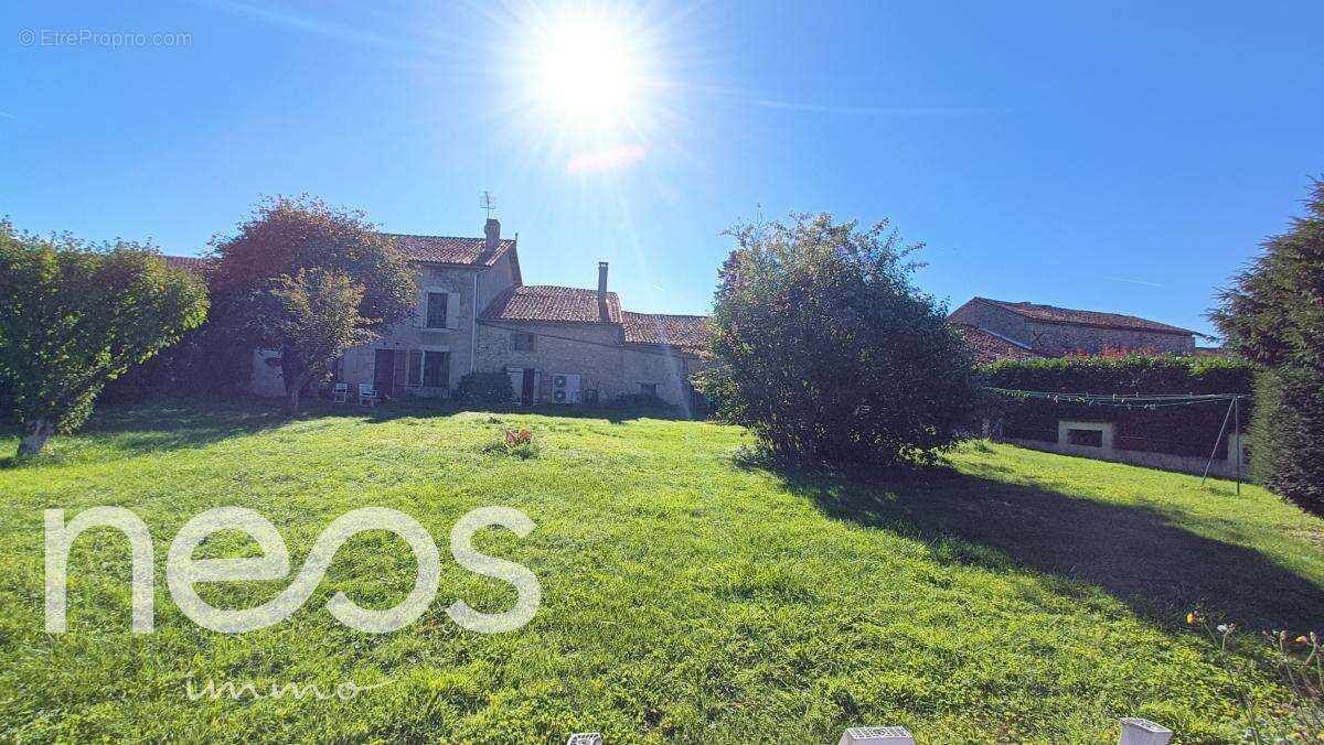 Maison à LE GRAND-MADIEU