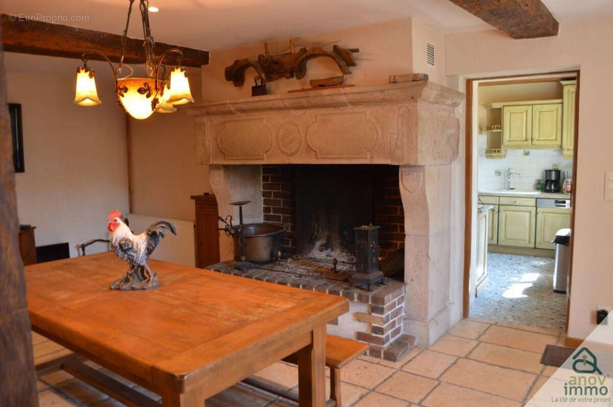 Maison à CHARBONNAT