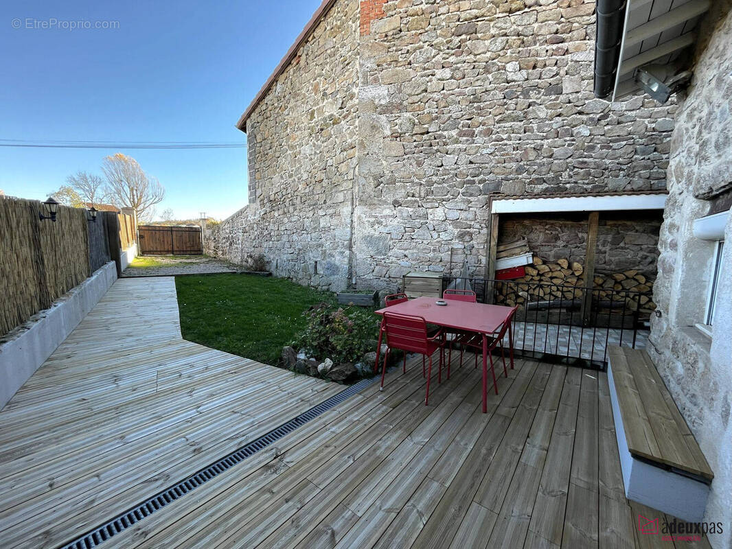 terrasse bois - Maison à SAINT-MAURICE-EN-GOURGOIS