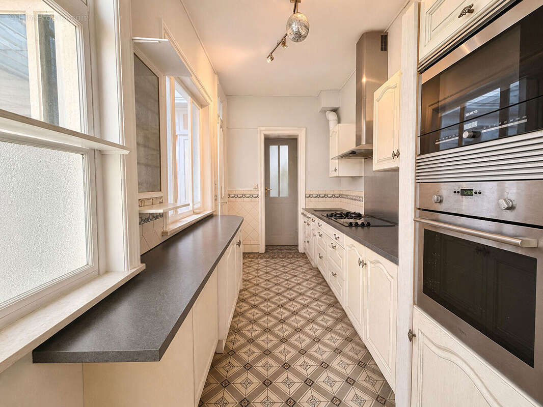 Maison bourgeoise mitoyenne 8 pièces, 4 chambres avec jardin - photo 3