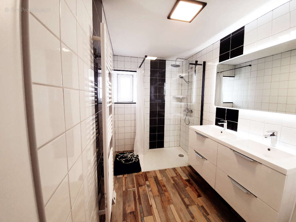 Maison familiale rénovée de 129,20 m² avec 4 chambres, dépendance et terrain de 1 553 m² ? Menetou-Salon - photo 3