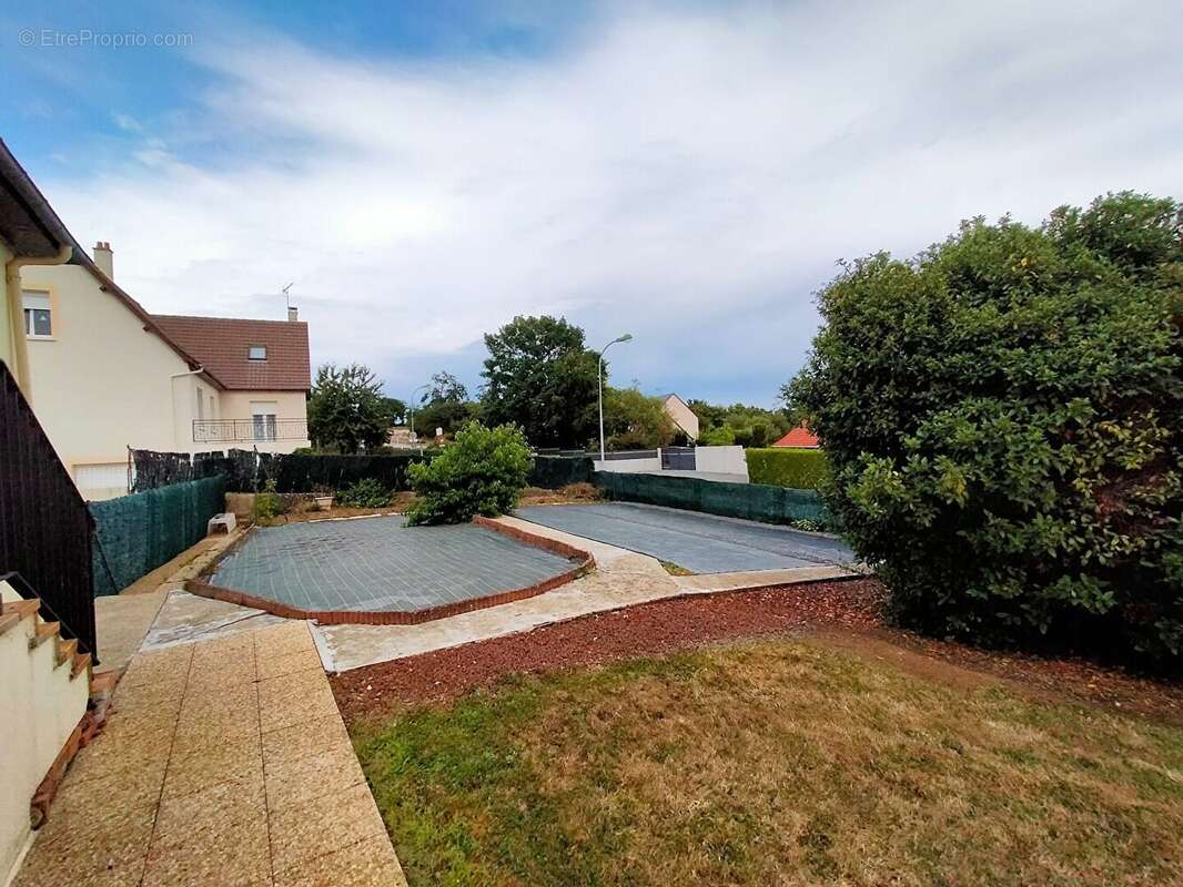 Maison à VILLAINES-LA-JUHEL