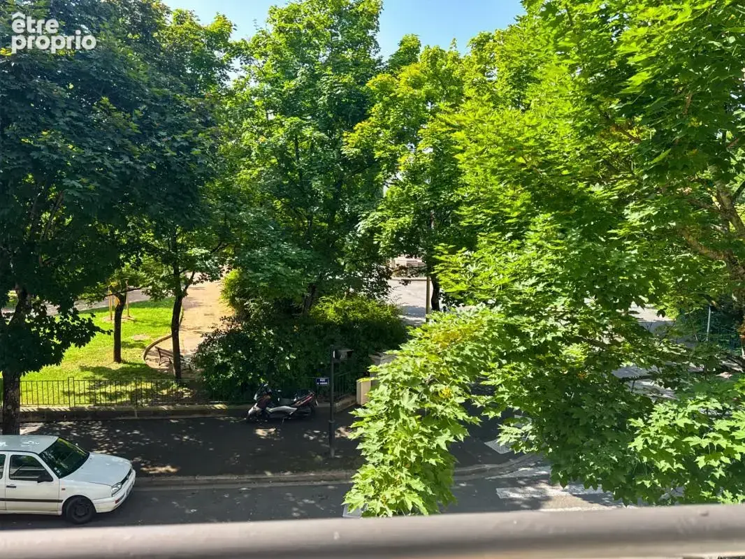 VICHY – Quartier République – Appartement de caractère 80 m² avec garage et caves dans maison Art déco - photo 26