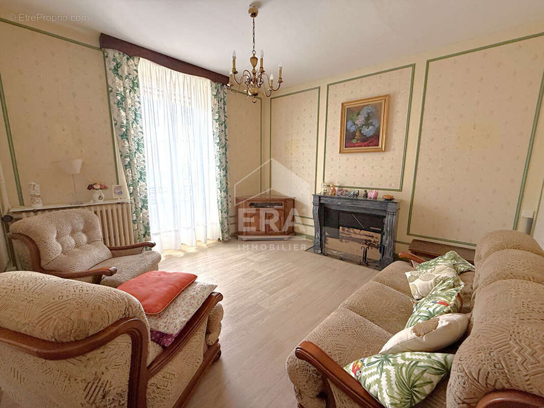 Maison à CHAMPEAUX