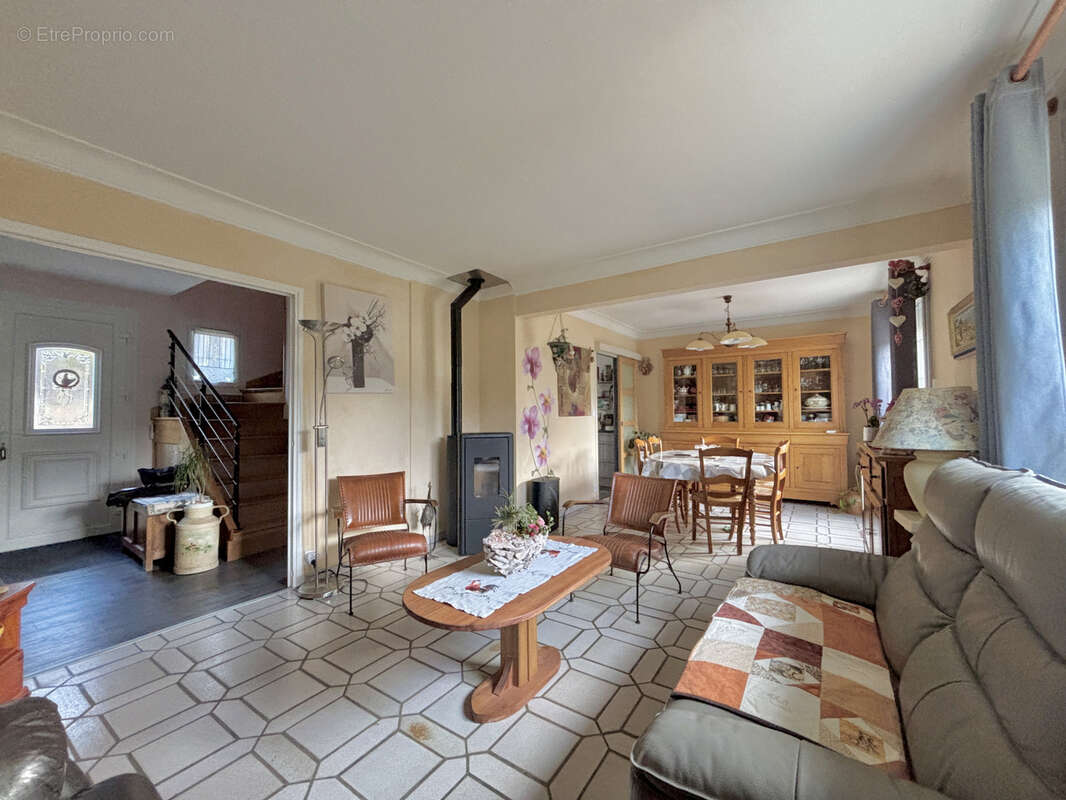 Maison à COLOMBIERS-SUR-SEULLES