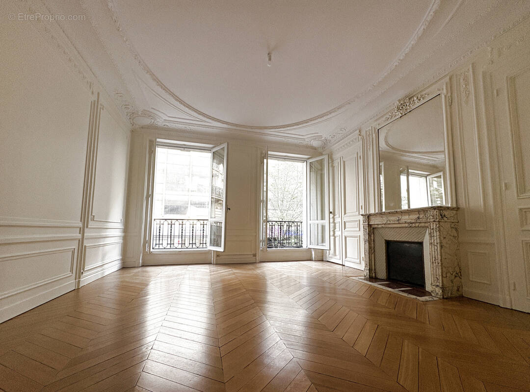 Appartement à PARIS-9E