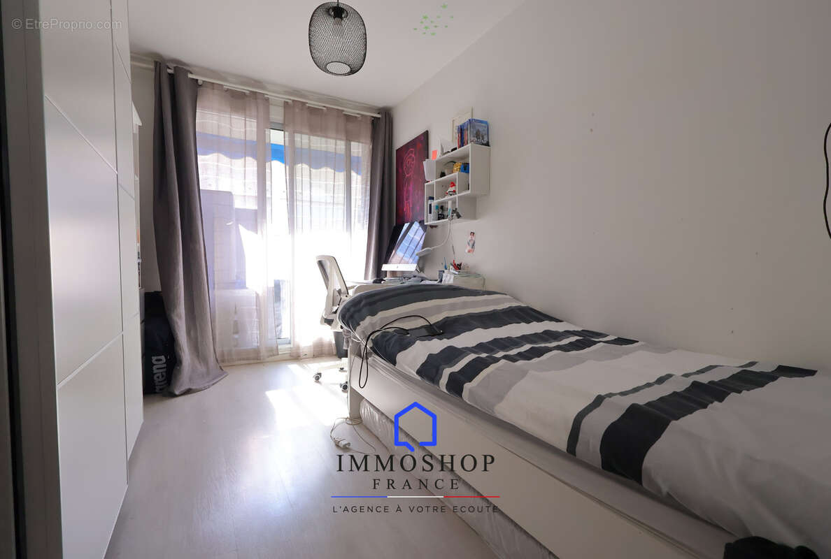 Appartement à MARSEILLE-5E