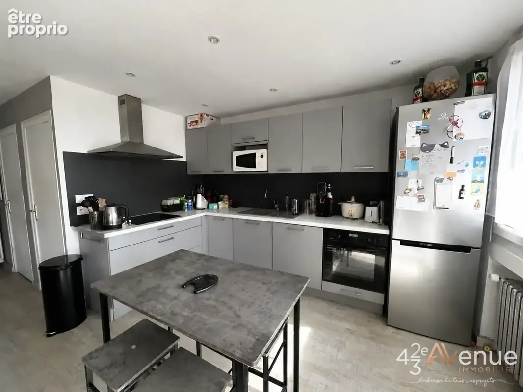 Appartement 54 m² à Saint-Etienne  - photo 2