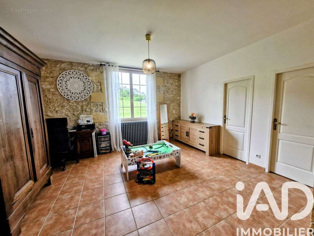 Maison 179 m² à Gageac-Et-Rouillac  - photo 9