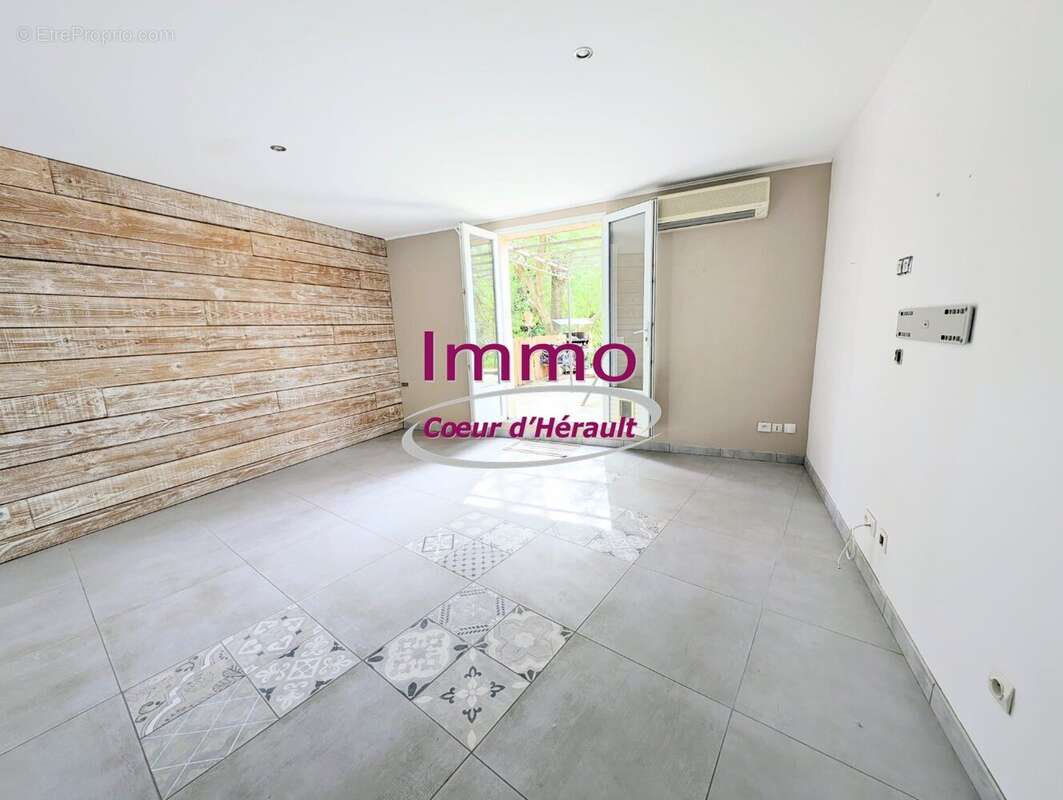 Appartement à MOUREZE