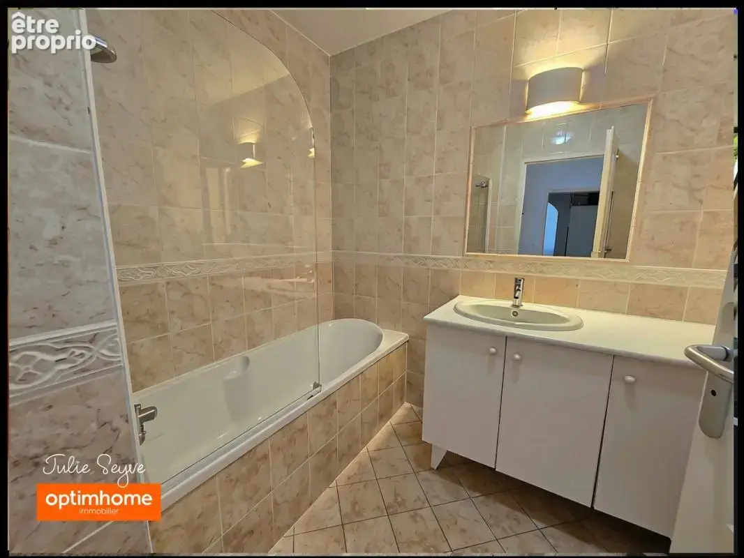 T3 Cessy centre en rez-de-jardin avec terrasse de 57 m², garage, cave et parking - photo 8