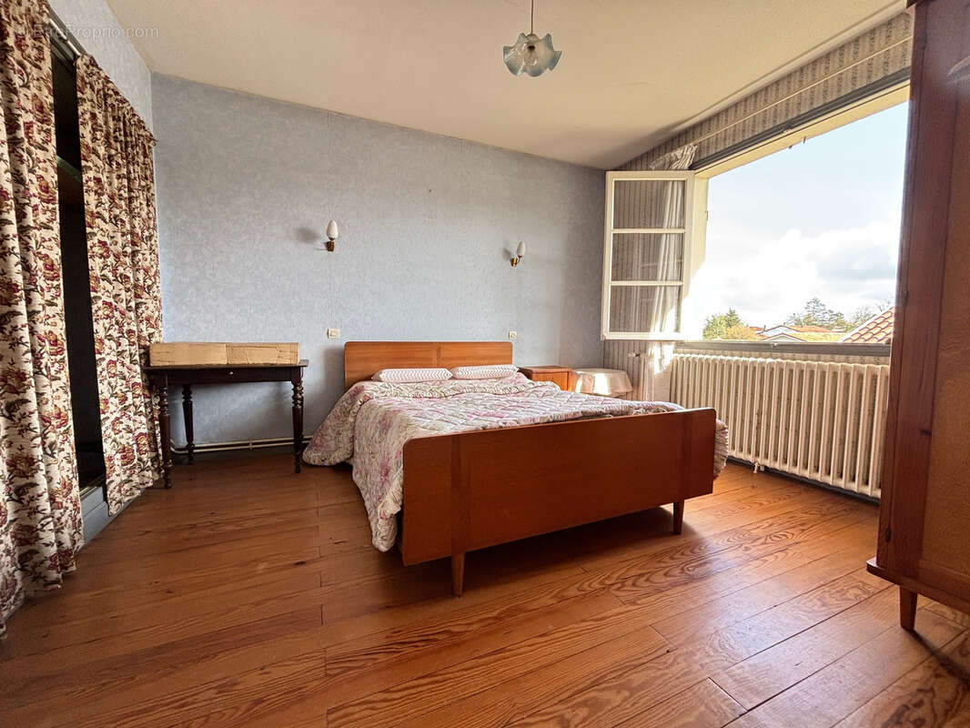 Maison à VILLENEUVE-DE-MARSAN