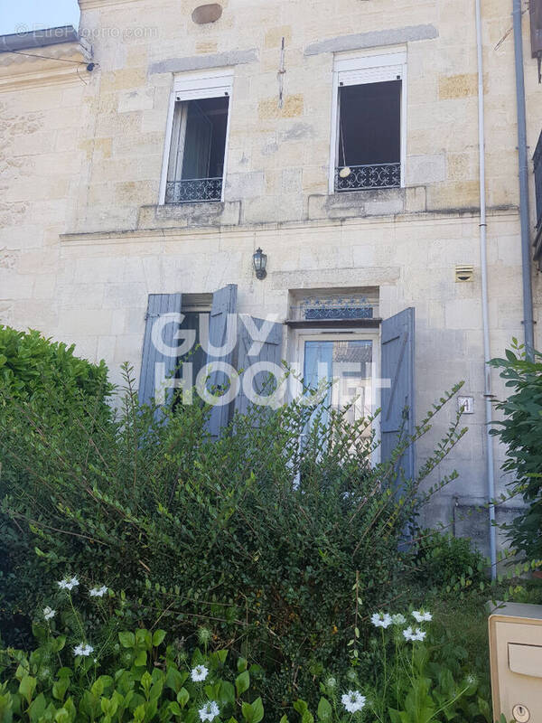 Maison à FRONSAC