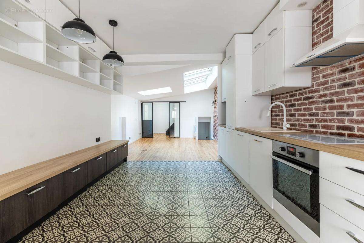Appartement à PARIS-17E