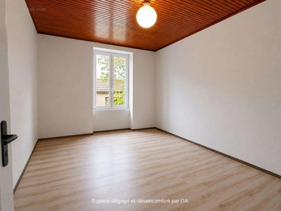 Maison 100 m² à Montpezat  - photo 6