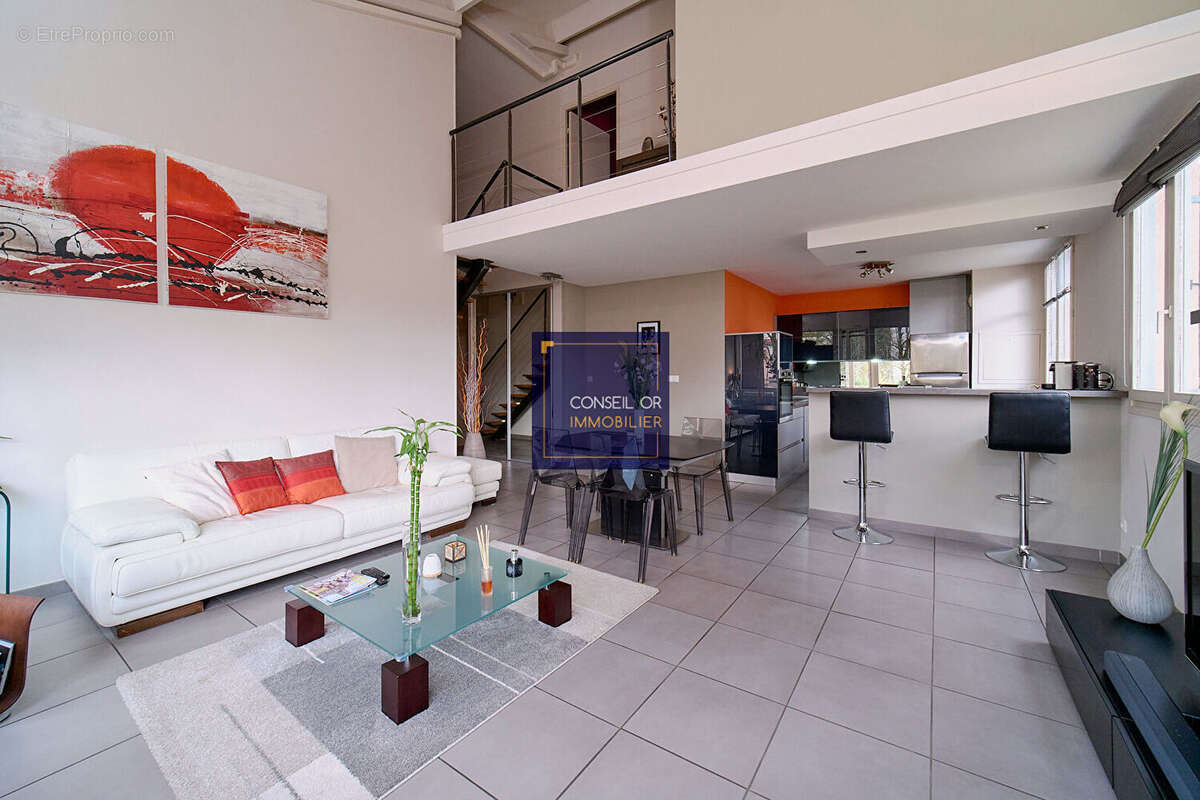 Appartement à SAINT-GENIS-LAVAL