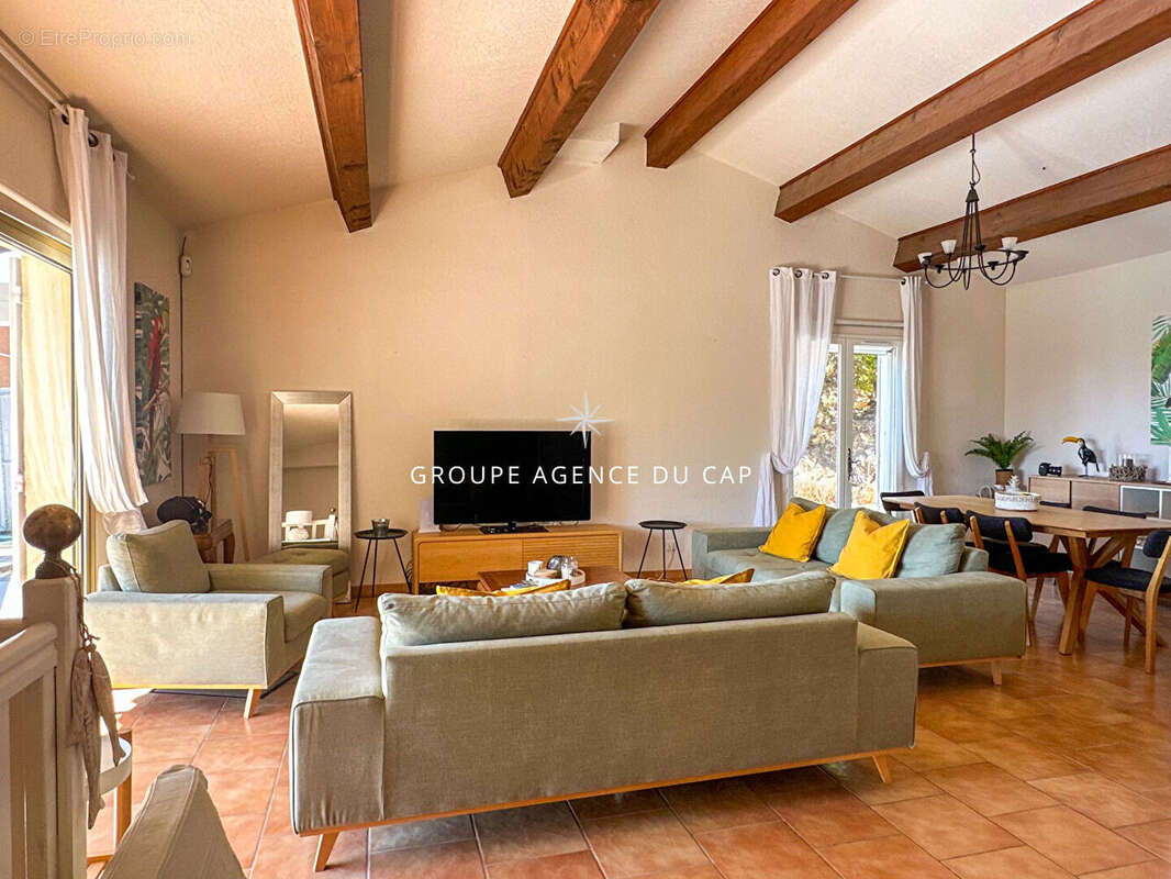 Maison à LES ISSAMBRES