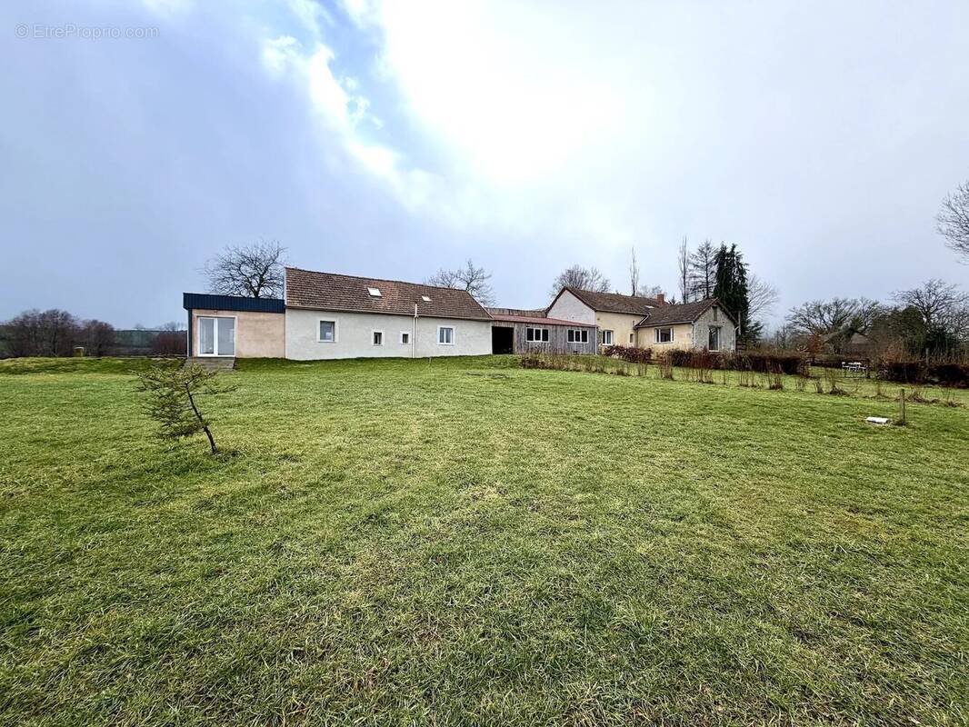 Maison à DUN-LES-PLACES