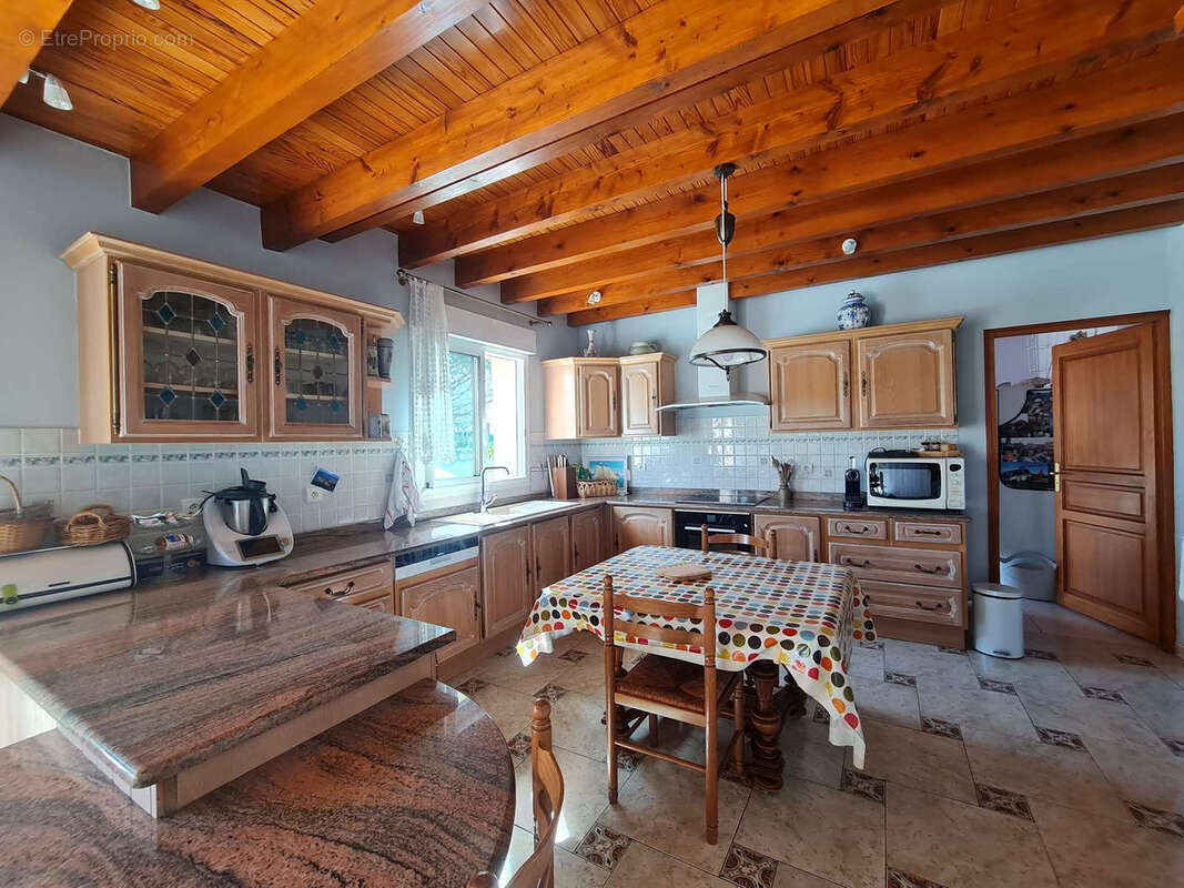 Maison familiale de 227 m2 avec piscine sur plus de 5 000 m2 de terrain   Entre Albi et Gaillac - photo 4