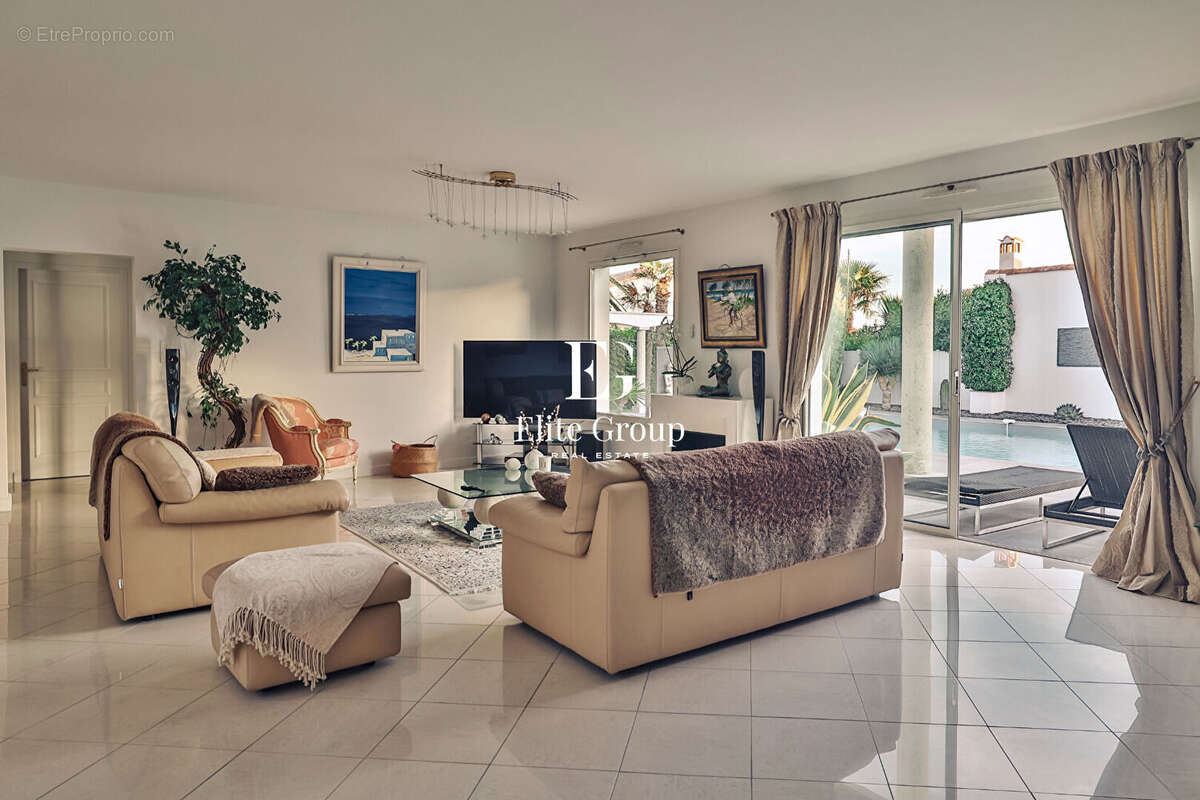 Maison à VAUX-SUR-MER