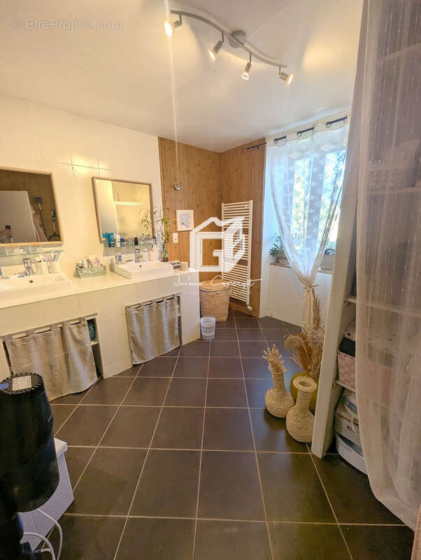 Maison à LUC-LA-PRIMAUBE