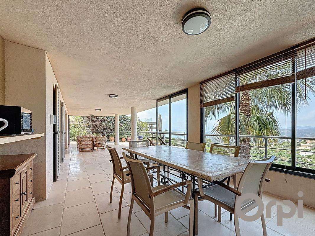 Maison à LES ISSAMBRES