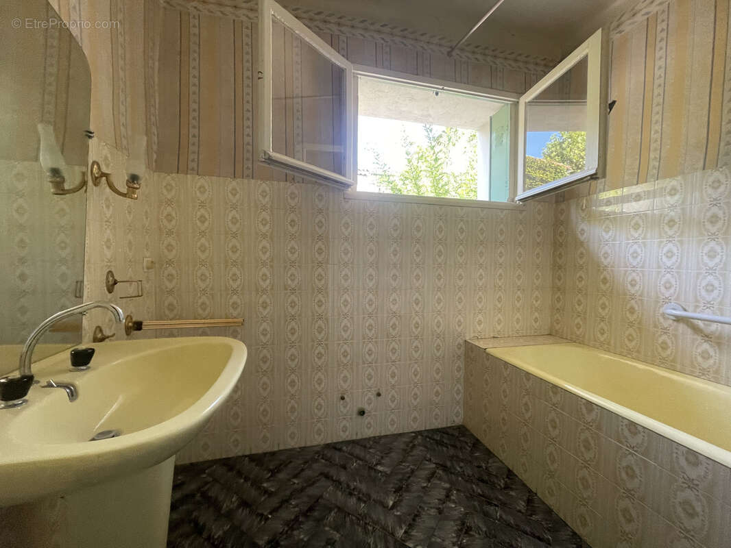 Maison à SAINT-BAUZILLE-DE-LA-SYLVE