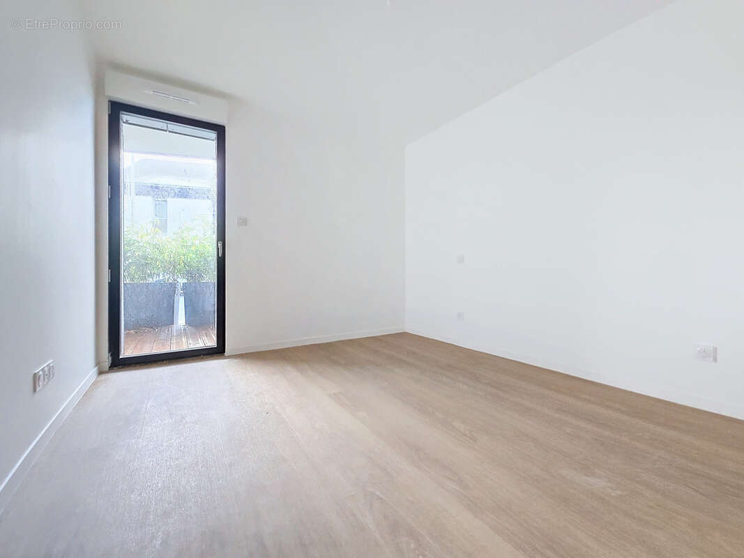 Appartement à DONVILLE-LES-BAINS