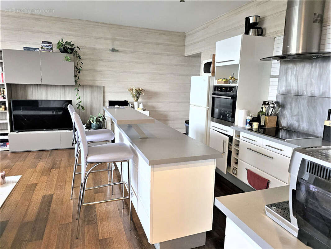 Appartement à COURBEVOIE