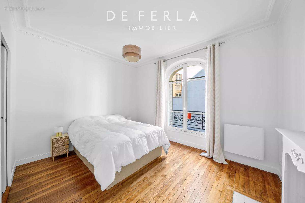 Appartement à PARIS-7E