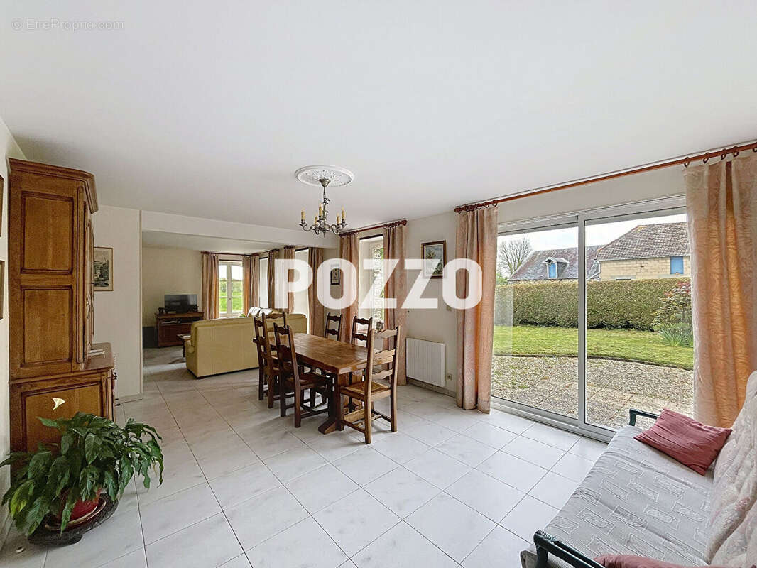 Maison à SAINT-PIERRE-DE-SEMILLY