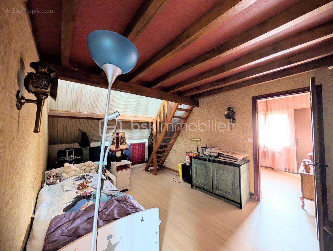 Demeure familiale de 171 m², dépendances et chapelle sur un parc de 5100 m² - photo 19