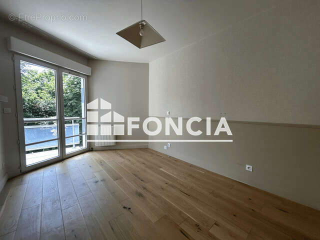 Appartement à MONT-SAINT-AIGNAN