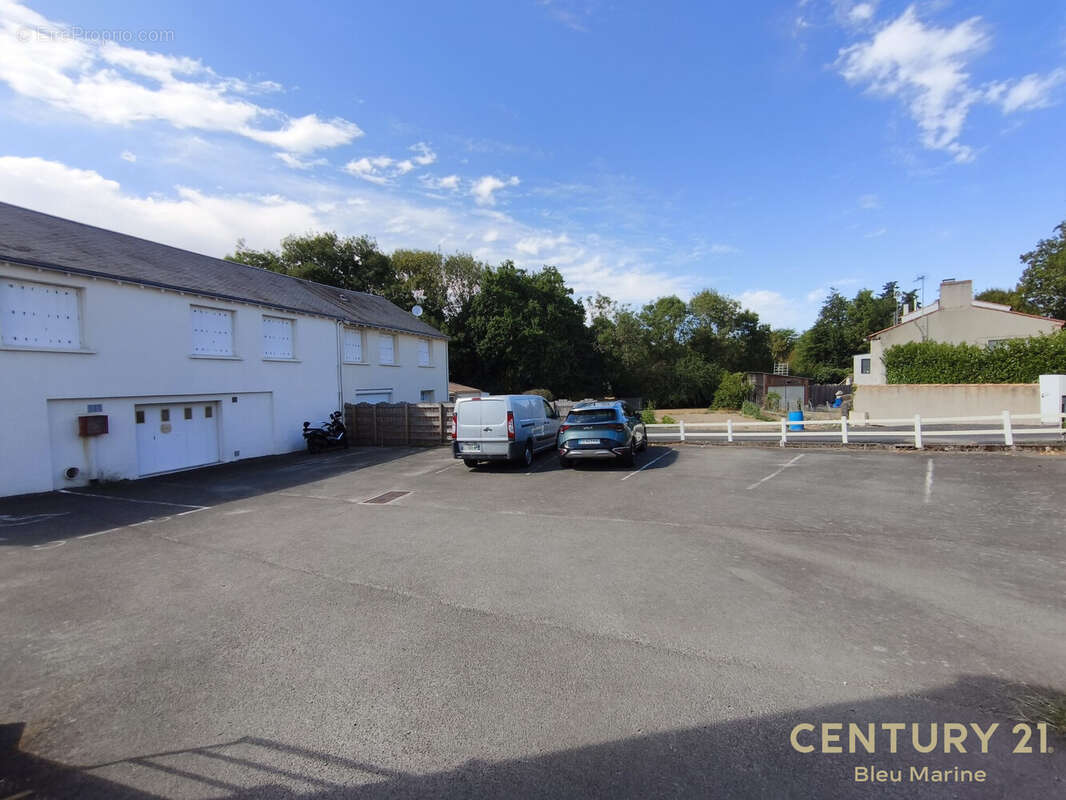 700 m² à Aizenay  - photo 3