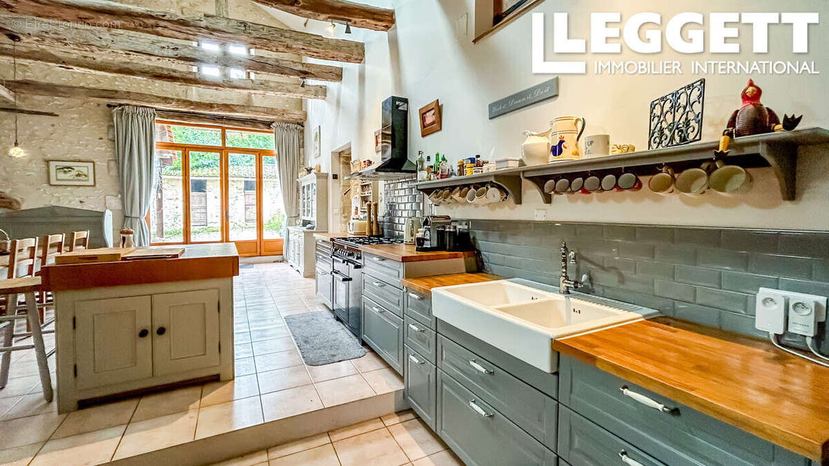 Maison à SAINT-LEON-SUR-L'ISLE