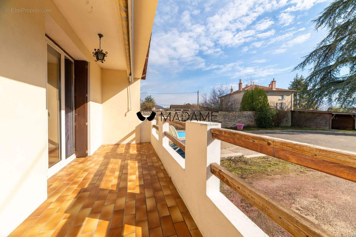 Balcon - Maison à RIVES