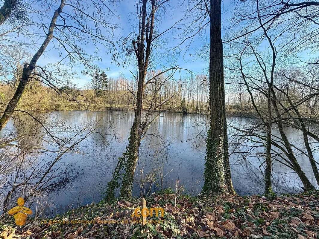 Maison à BOURG-ET-COMIN