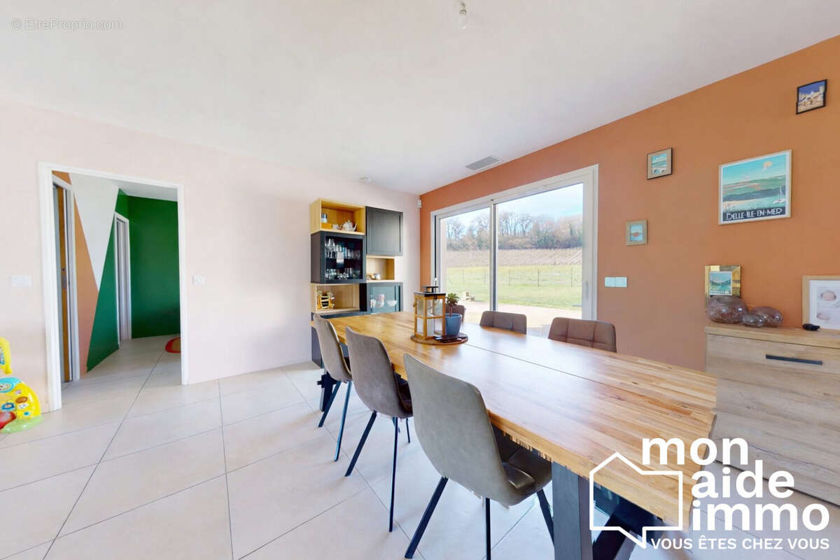 Maison 125 m² à Saint-Quentin-De-Baron  - photo 2