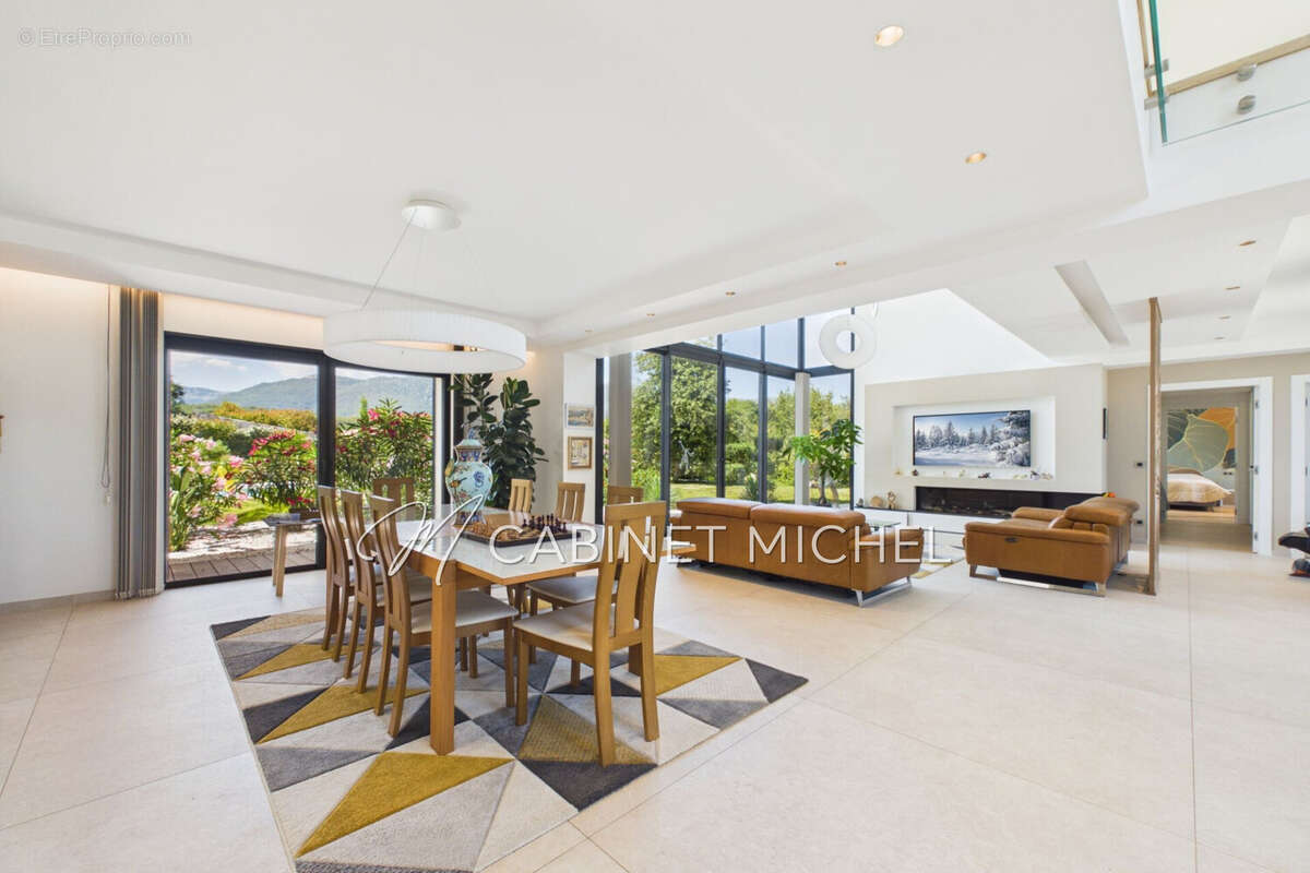 Maison 322 m² à Roquefort-Les-Pins  - photo 7