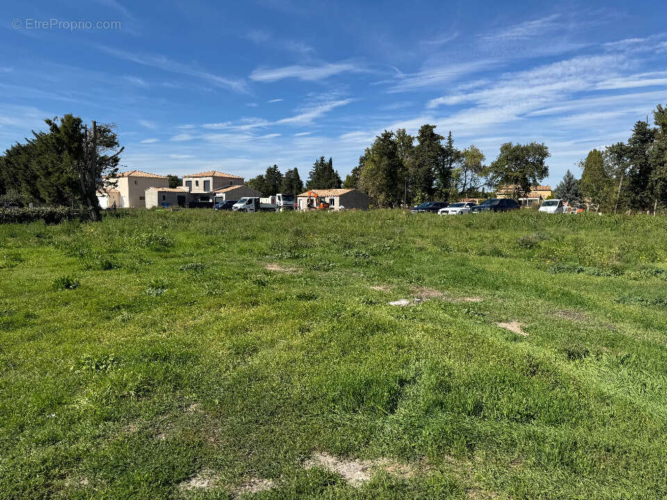 Terrain à CAUMONT-SUR-DURANCE