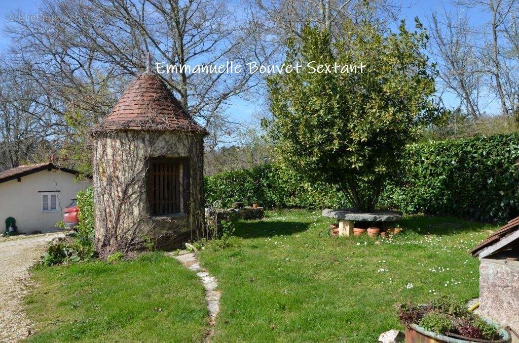 Maison à LIORAC-SUR-LOUYRE