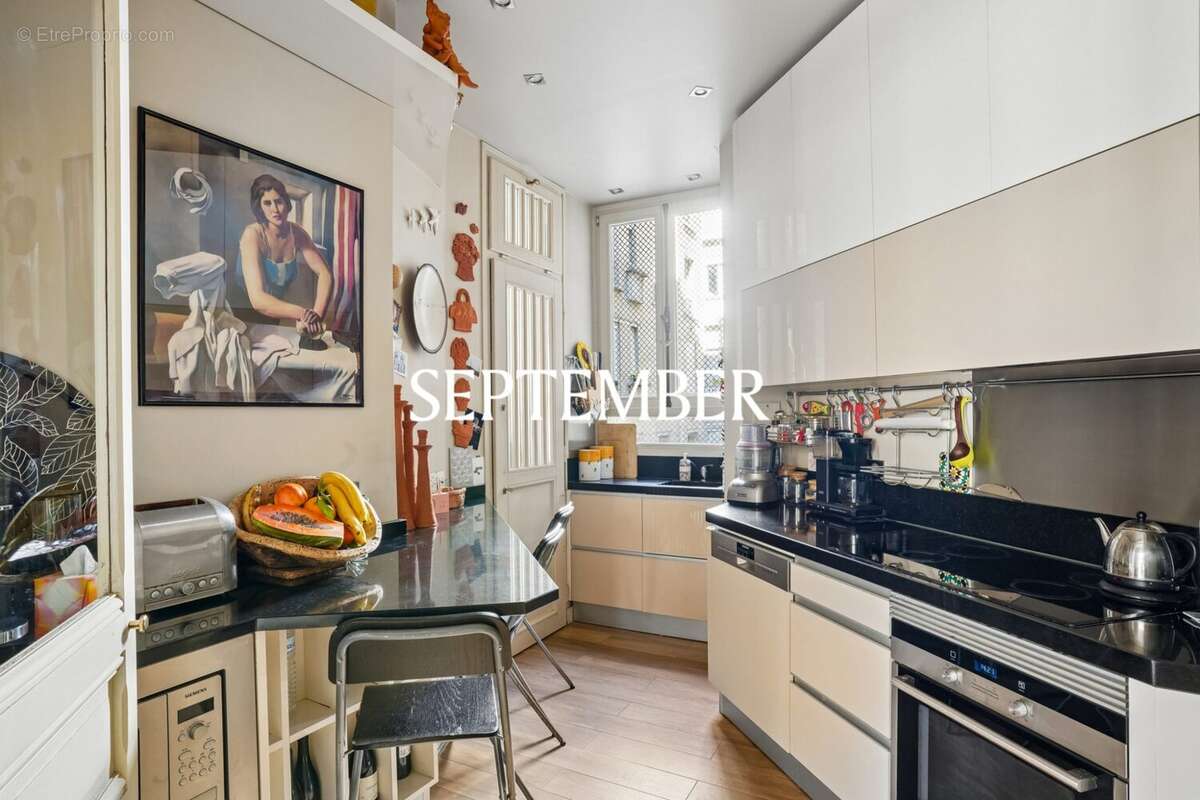 Appartement à PARIS-7E