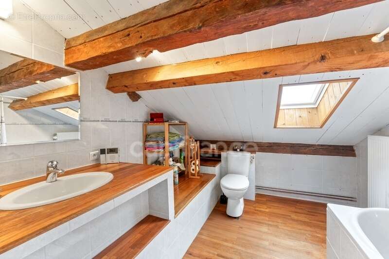 Maison à PREVESSIN-MOENS