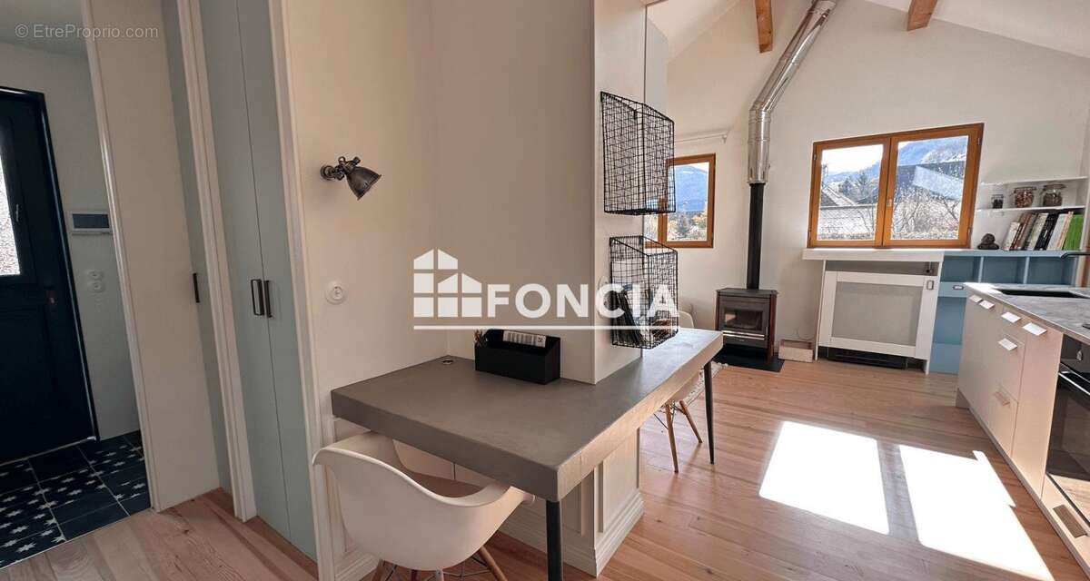 Propriété ensemble de 2 maisons  dont une annexe indépendante Chalet LAMBERSENS  -à moins de 10 mn du Lac d'Annecy 11 Pièces •   - photo 9